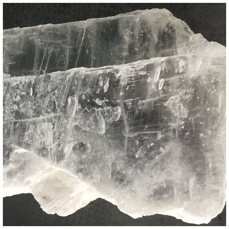 透明硫酸钙矿石